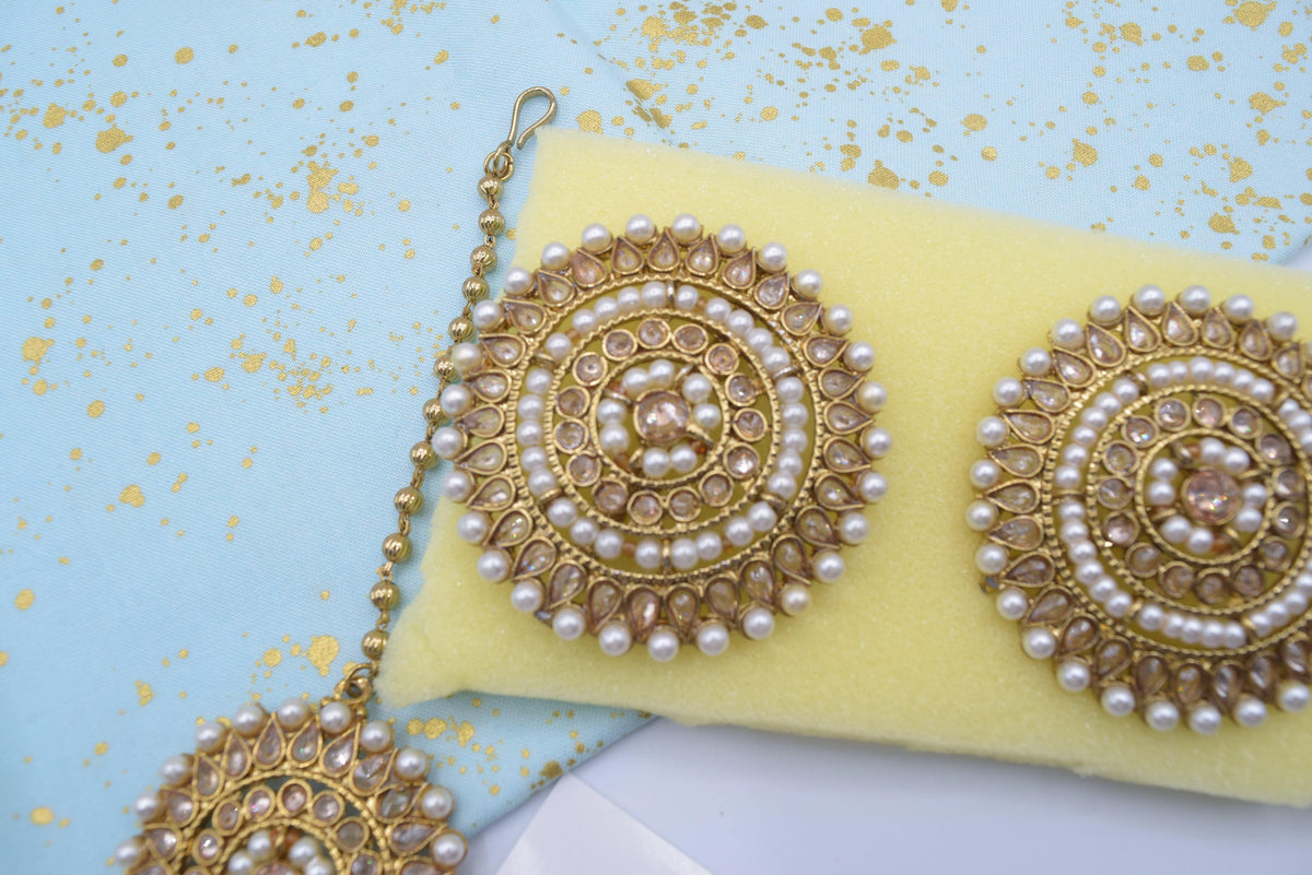 Stud Earring/Tika Set - Choodiyan