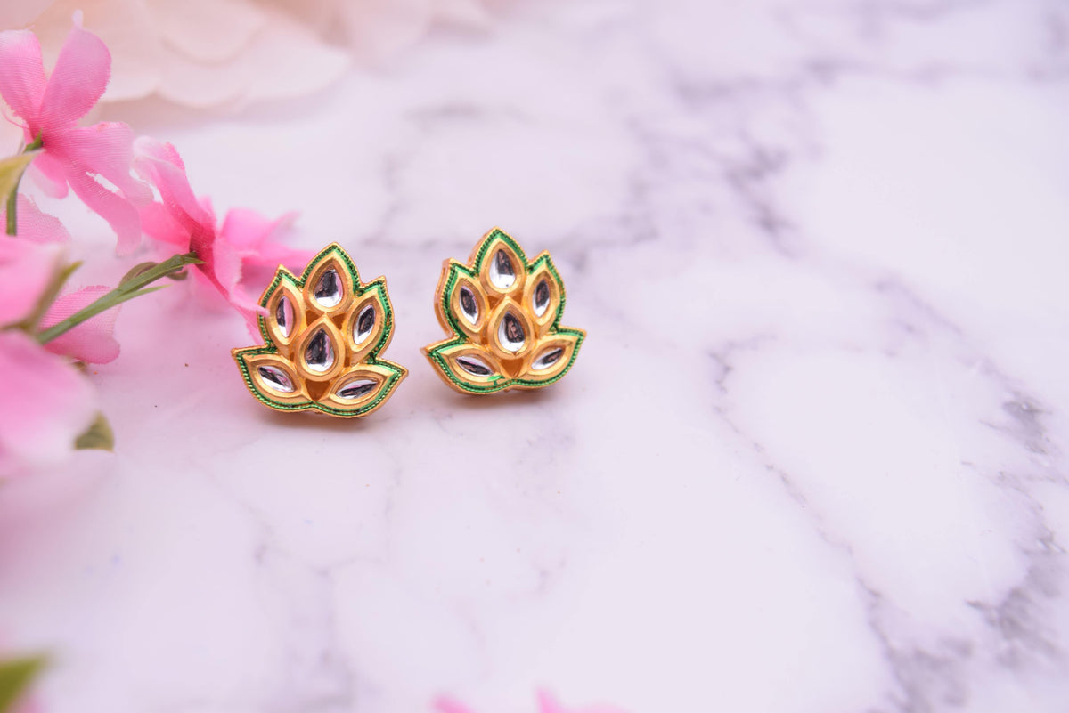 Naina - Studs - Choodiyan