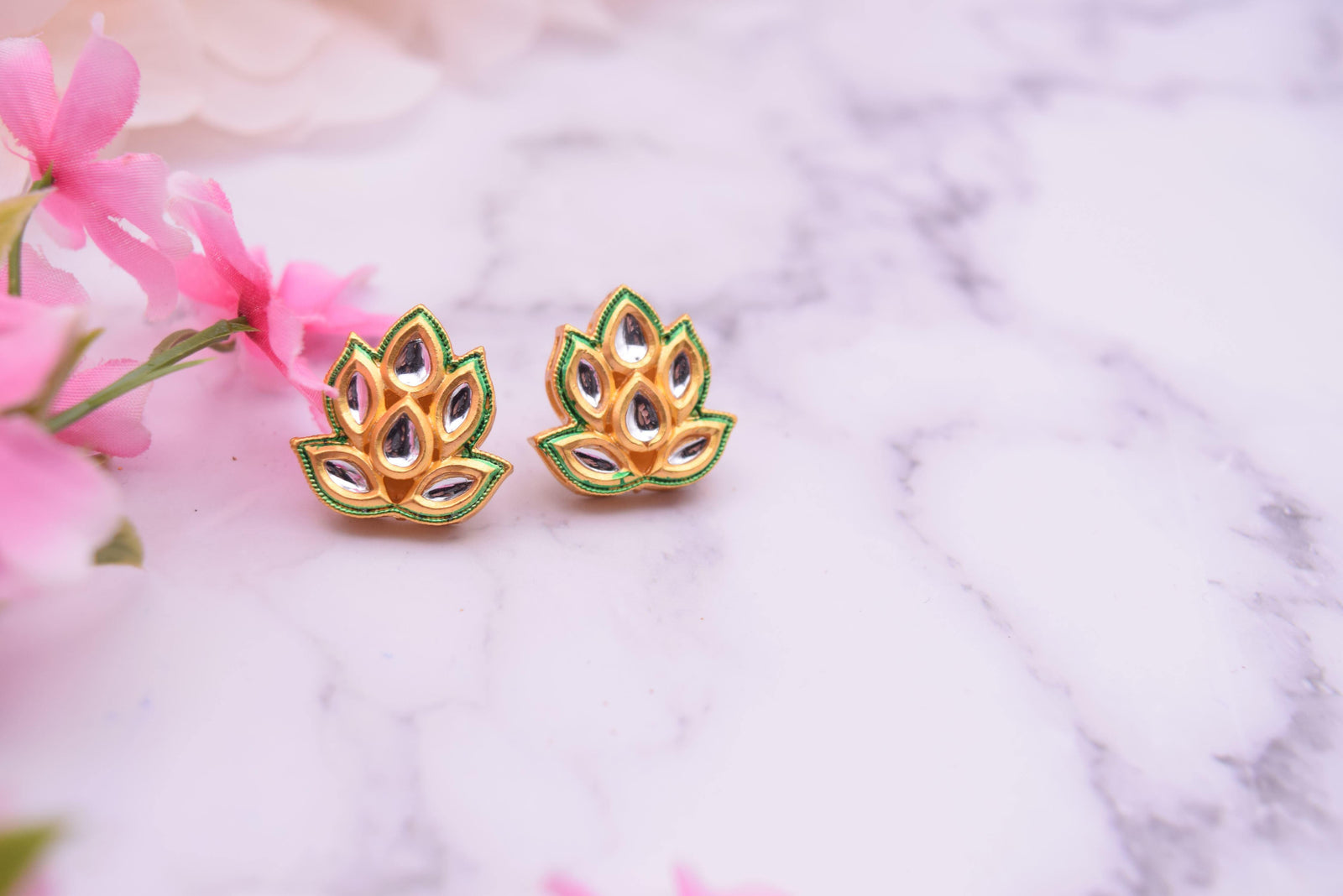 Naina - Studs - Choodiyan