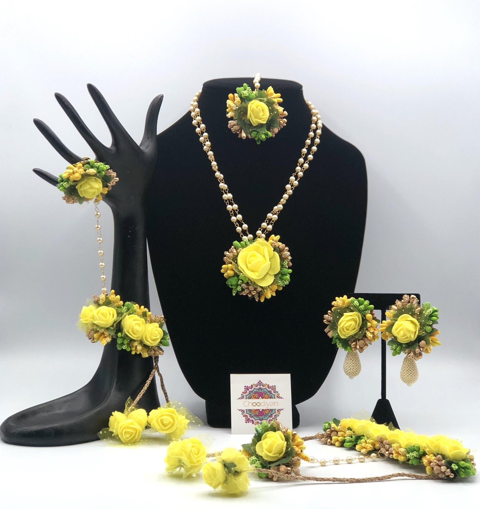 Neeru - Floral Jewelry - Choodiyan
