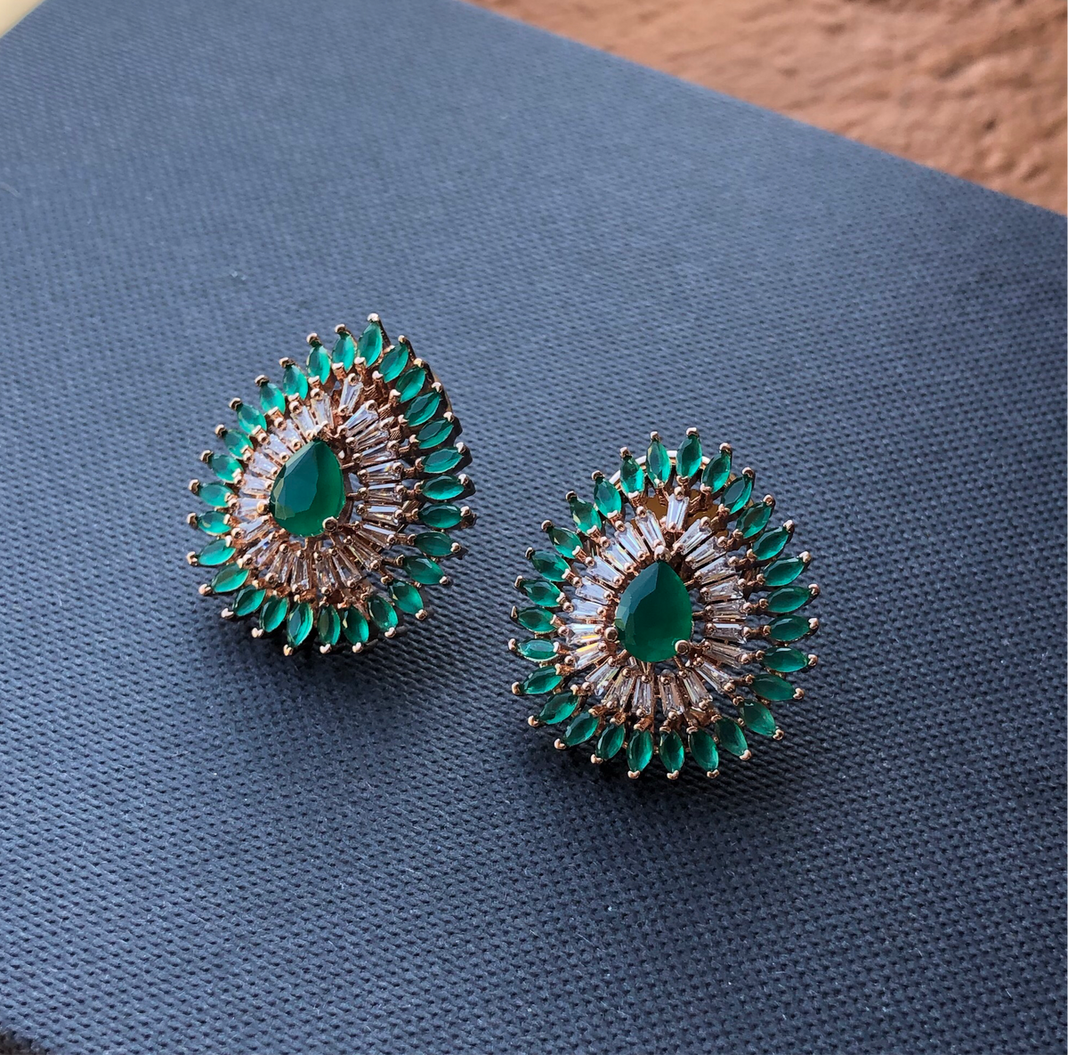 Ananya - Studs - Choodiyan