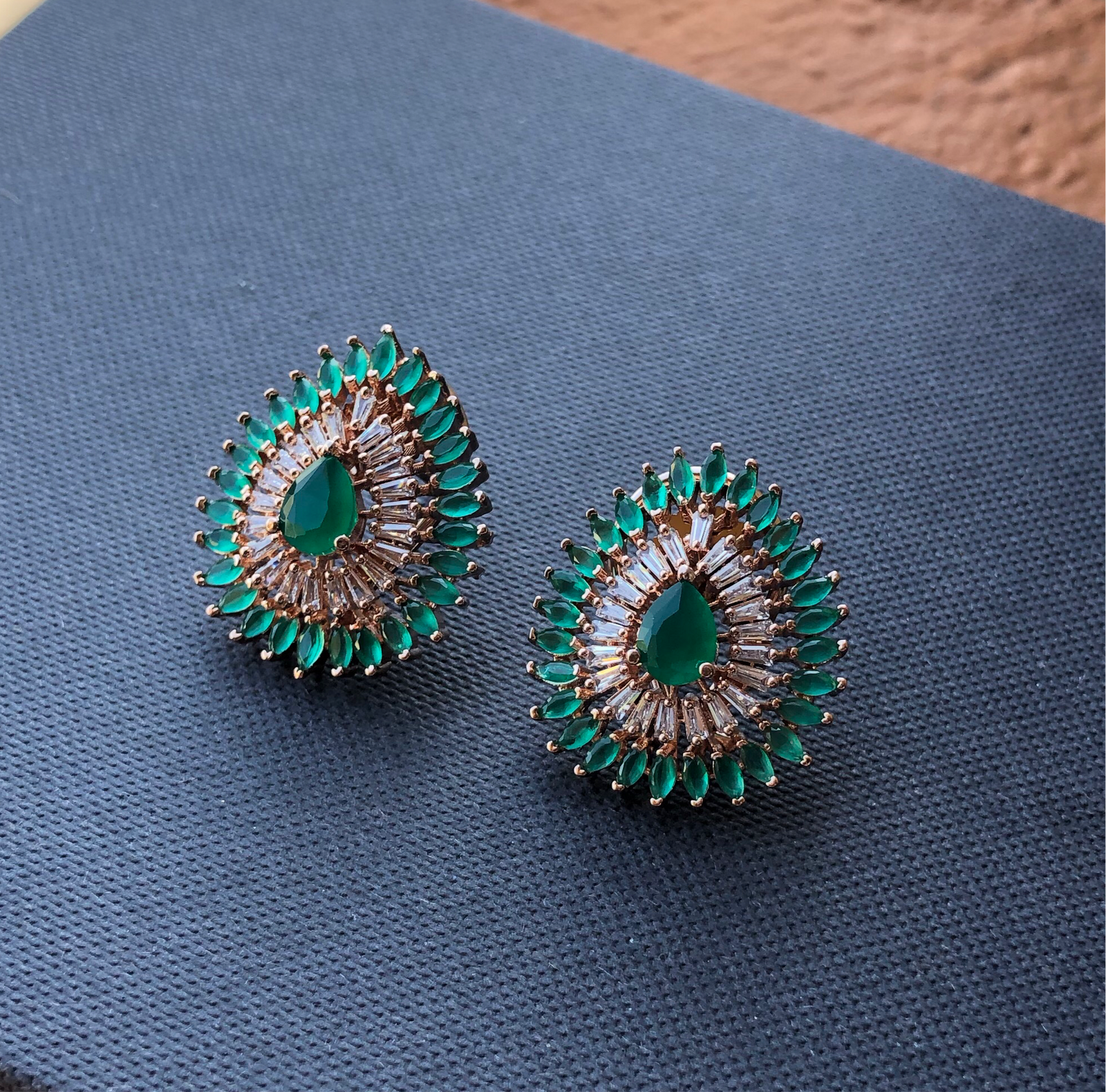 Ananya - Studs - Choodiyan