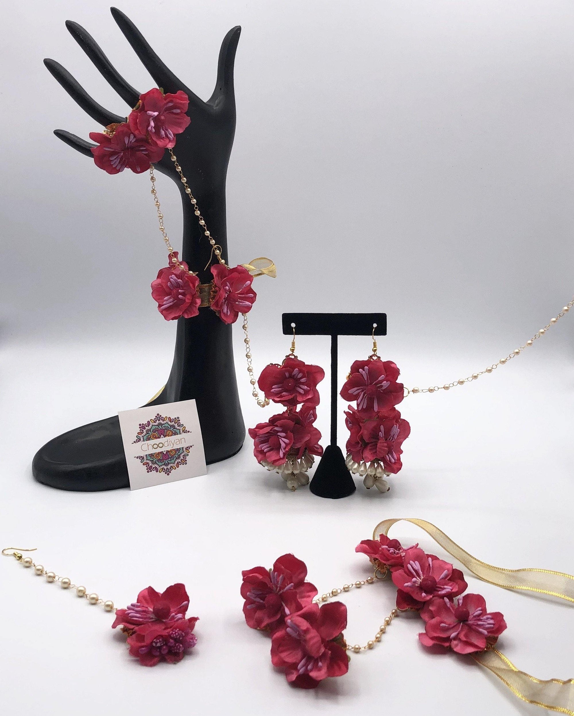 Aman - Floral Jewelry - Choodiyan