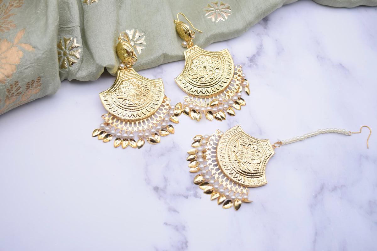 Indian Jewelry - Traditional Gold Finish Earrings and Tika Set Patti