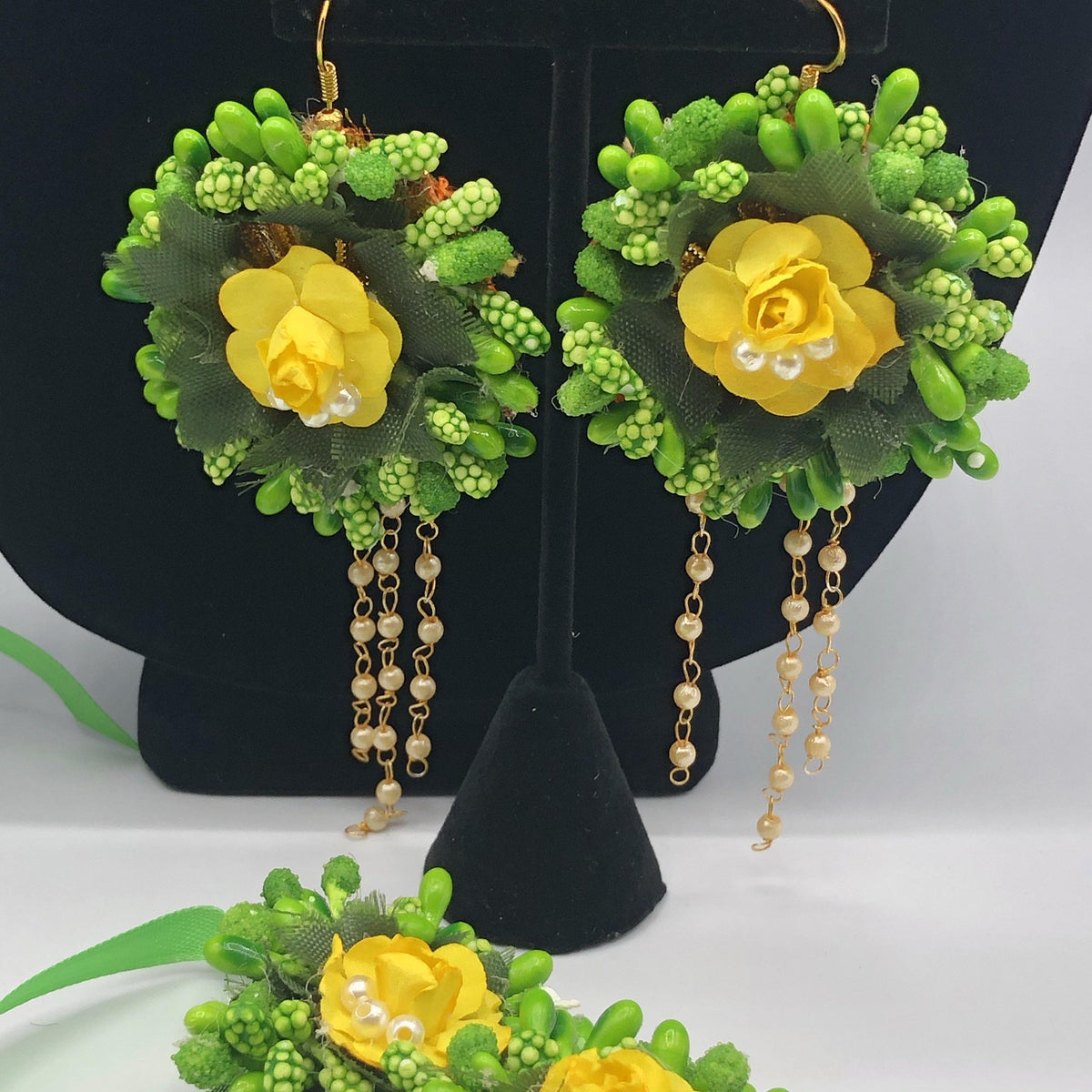 Amna - Floral Jewelry - Choodiyan