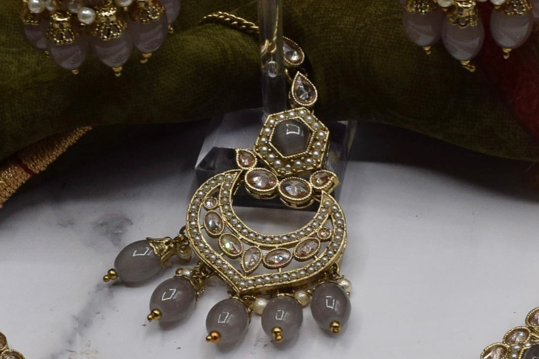 Saanvi - Polki Necklace Set