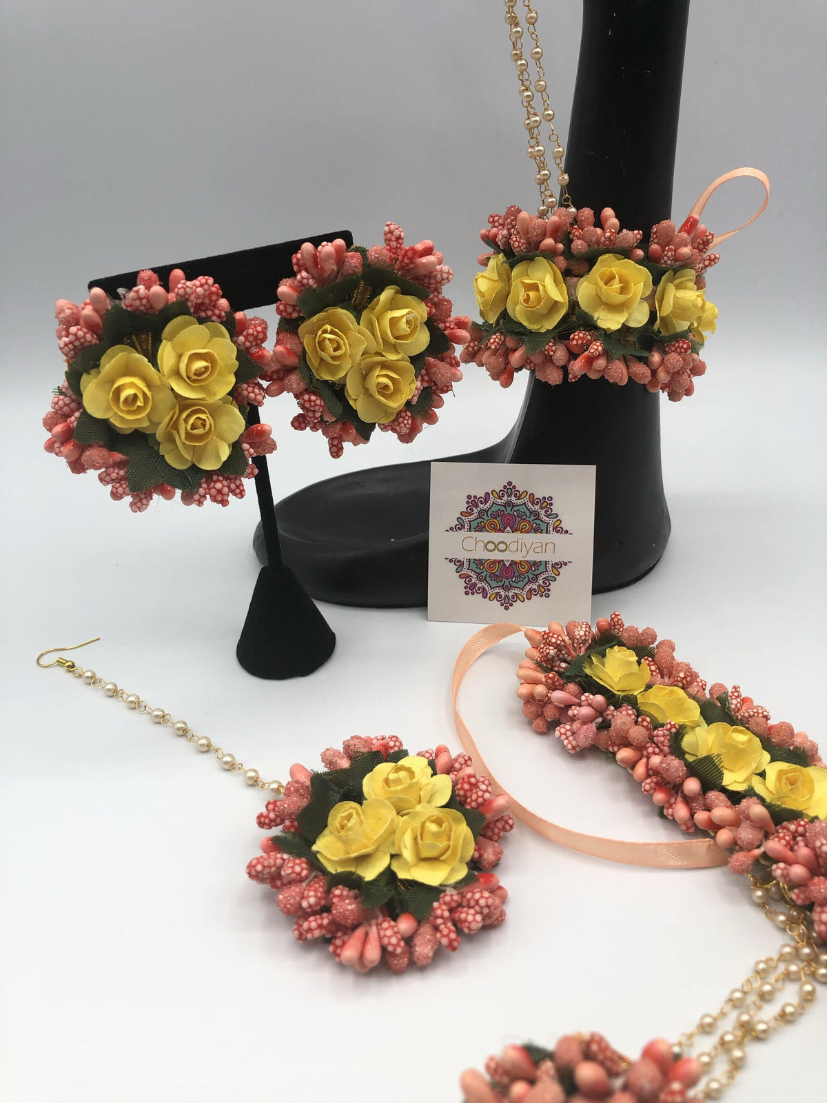 Preet - Floral Jewelry - Choodiyan