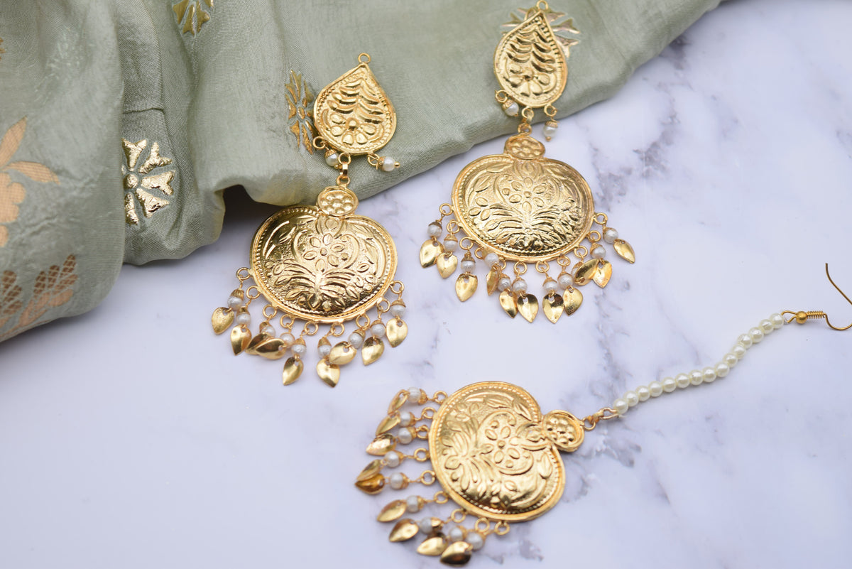 Priyanka - Earrings and Tika